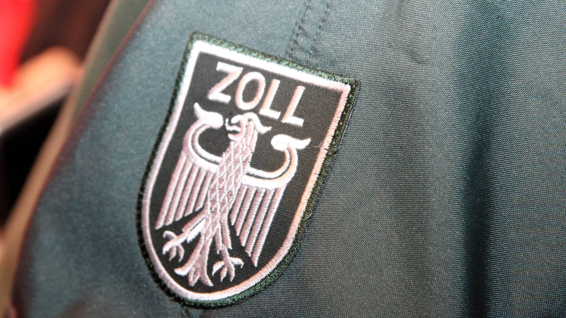 Ein Zollbeamter: Bundesweit gab es heute Durchsuchungen.