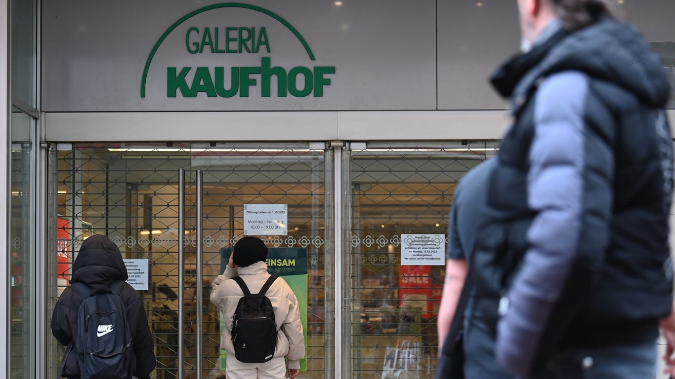 Der Kaufhof in der Gelsenkirchener Innenstadt ist geschlossen: Dutzende Häuser sind von den Schließungen im Zuge des Insolvenzverfahrens betroffen.