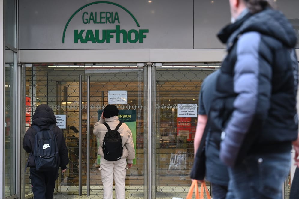 Der Kaufhof in der Gelsenkirchener Innenstadt ist geschlossen: Dutzende Häuser sind von den Schließungen im Zuge des Insolvenzverfahrens betroffen.