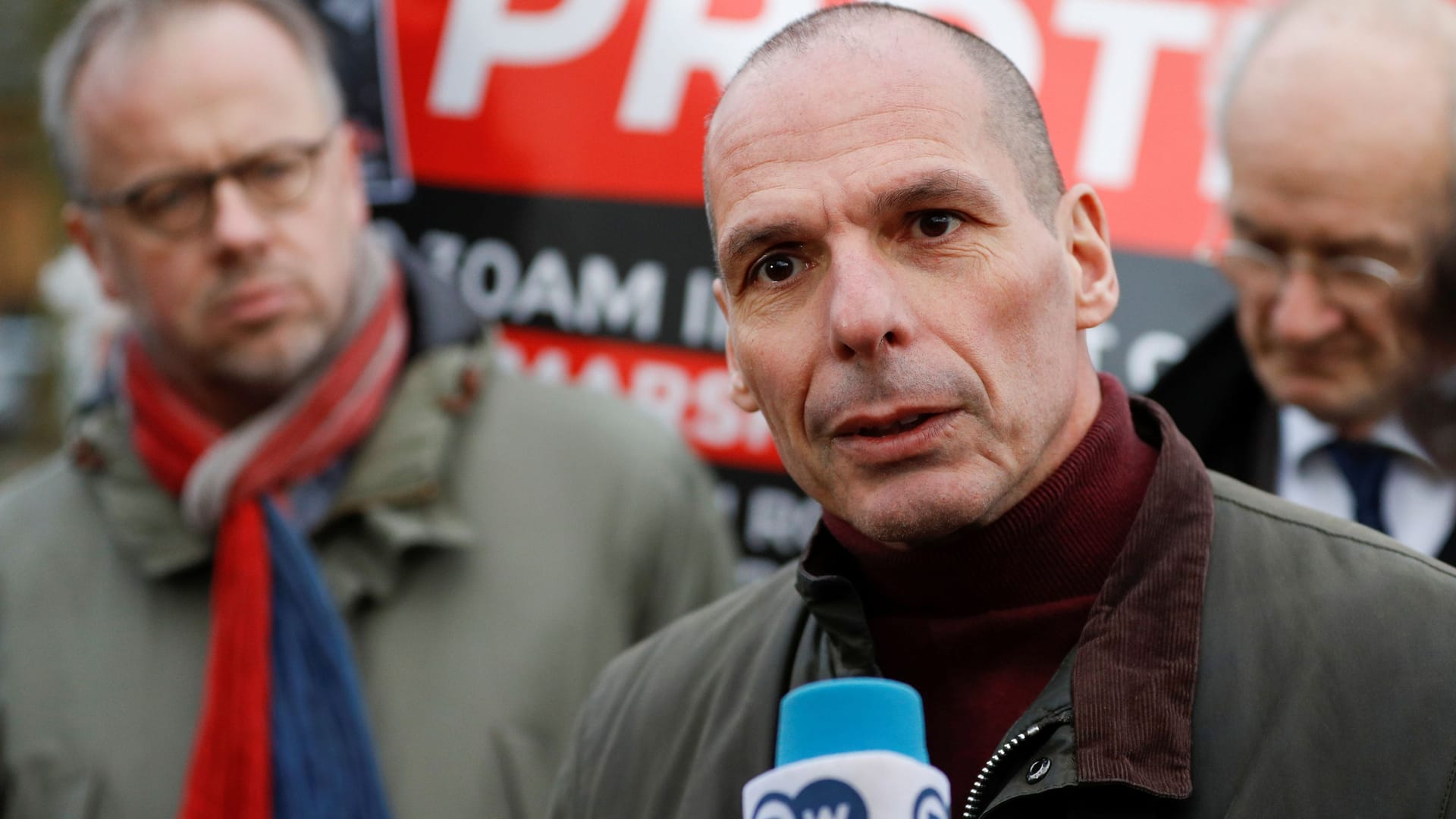 Yanis Varoufakis, ehemaliger Finanzminister Griechenlands: Er sprach von beauftragten Schlägern, die den Angriff auf ihn verübt hätten.