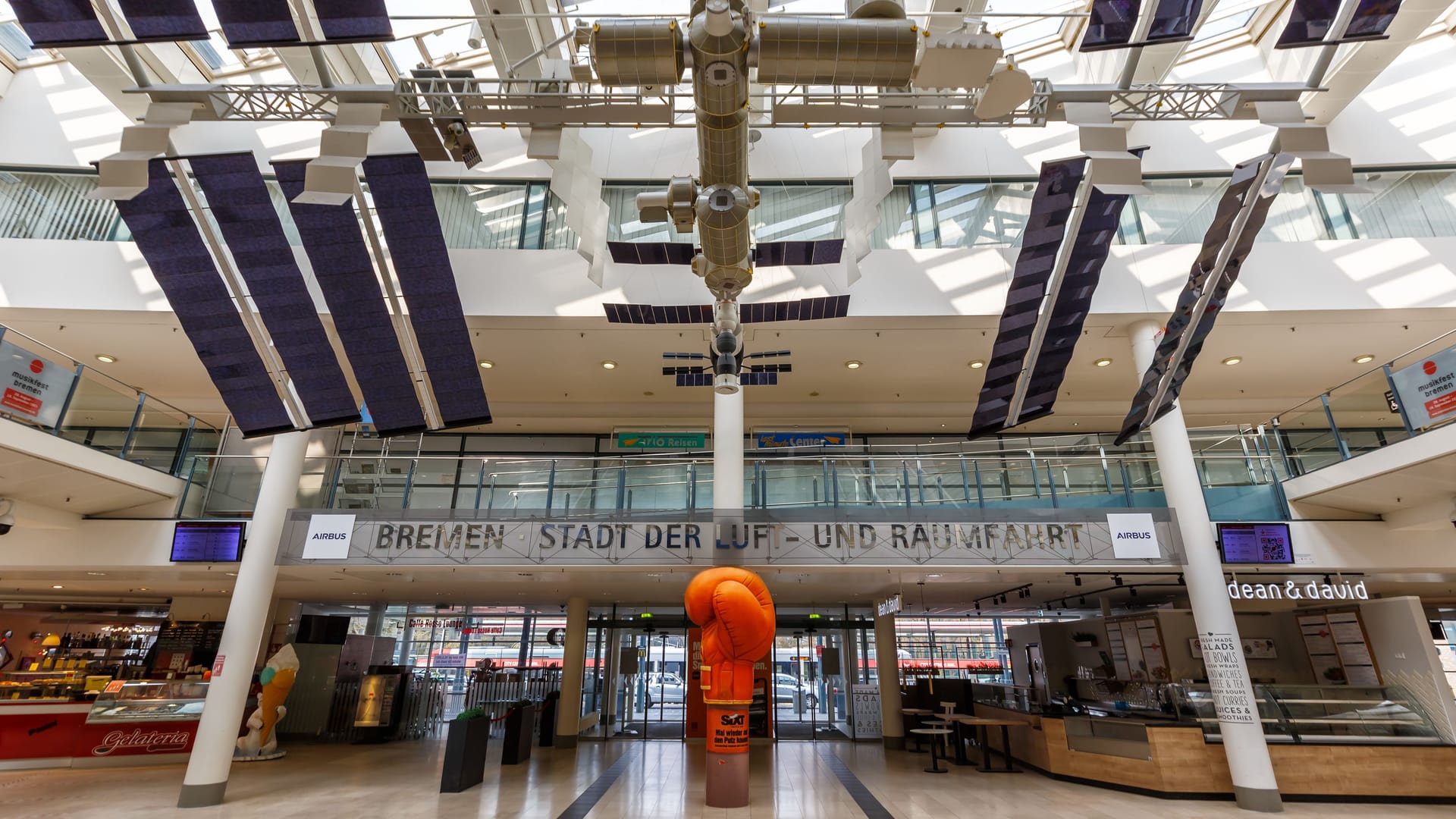 Airport Bremen (Archivfoto): So leer wie auf diesem Foto wird es wahrscheinlich auch am Montag aussehen.