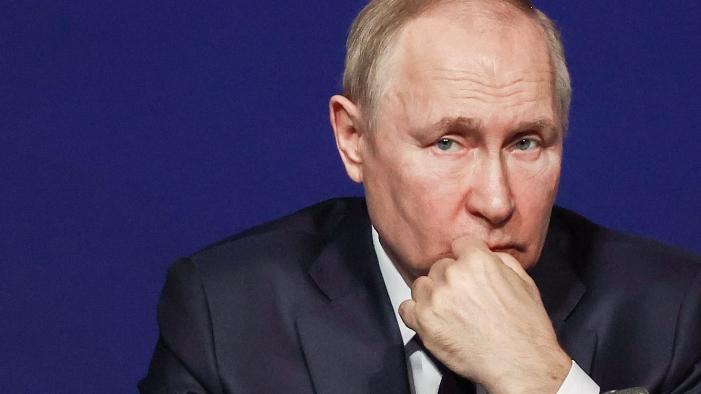Wladimir Putin: Russlands Machthaber treibt das Land in den Ruin, sagt Experte Gernd Koenen.