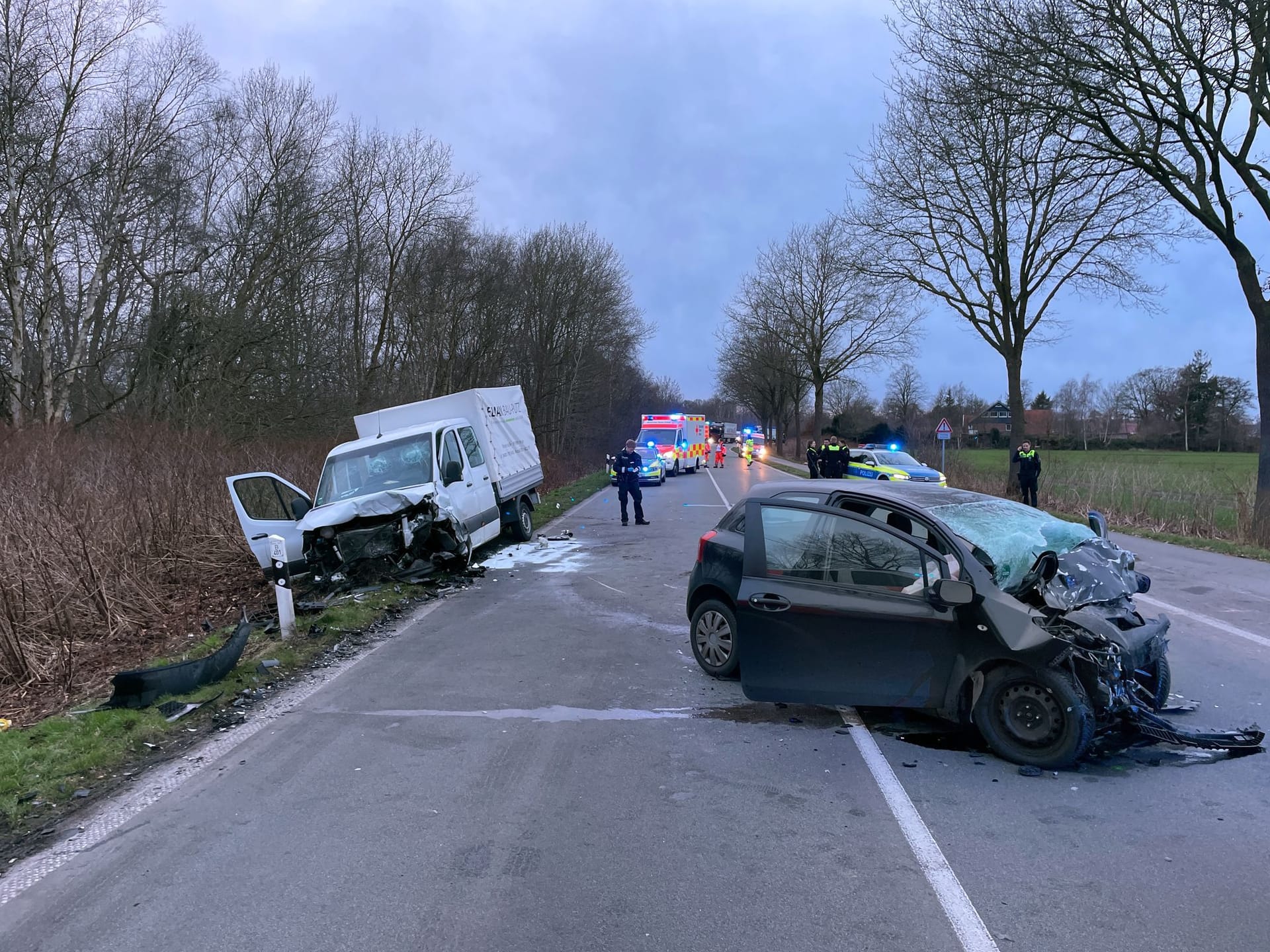Autofahrer stirbt nach Zusammenstoß auf B401 nahe Oldenburg