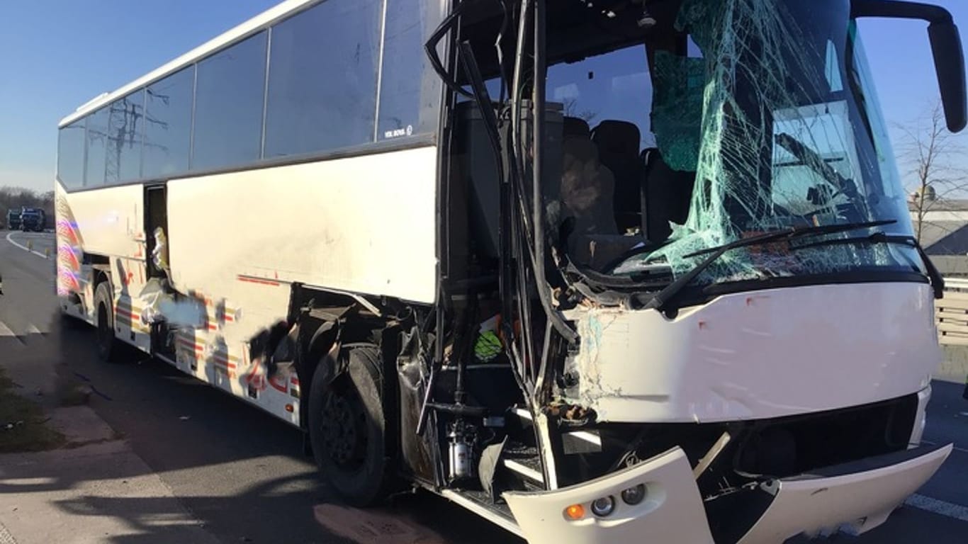 Busunfall bei Schulausflug - Vier Kinder verletzt