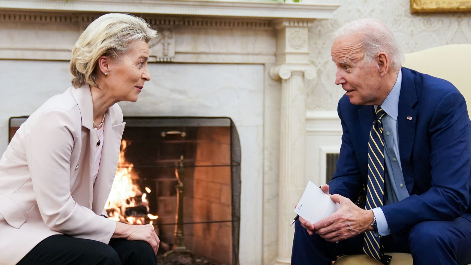 "Unsere Werte verteidigen": Ursula von der Leyen bei Joe Biden im Oval Office.