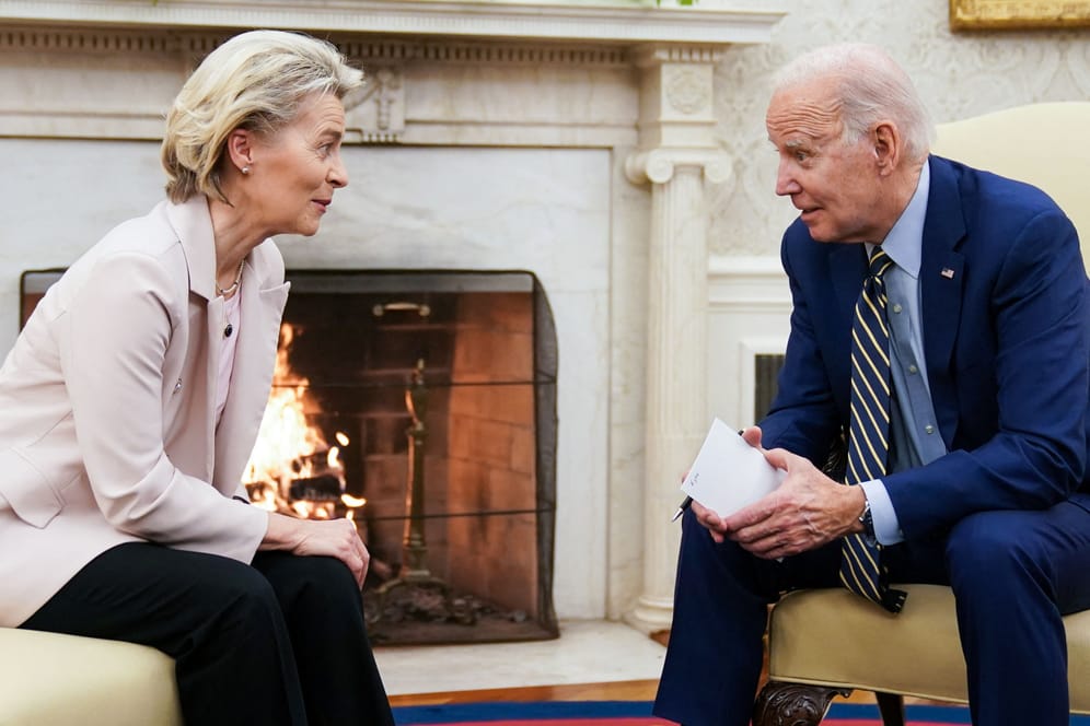 "Unsere Werte verteidigen": Ursula von der Leyen bei Joe Biden im Oval Office.