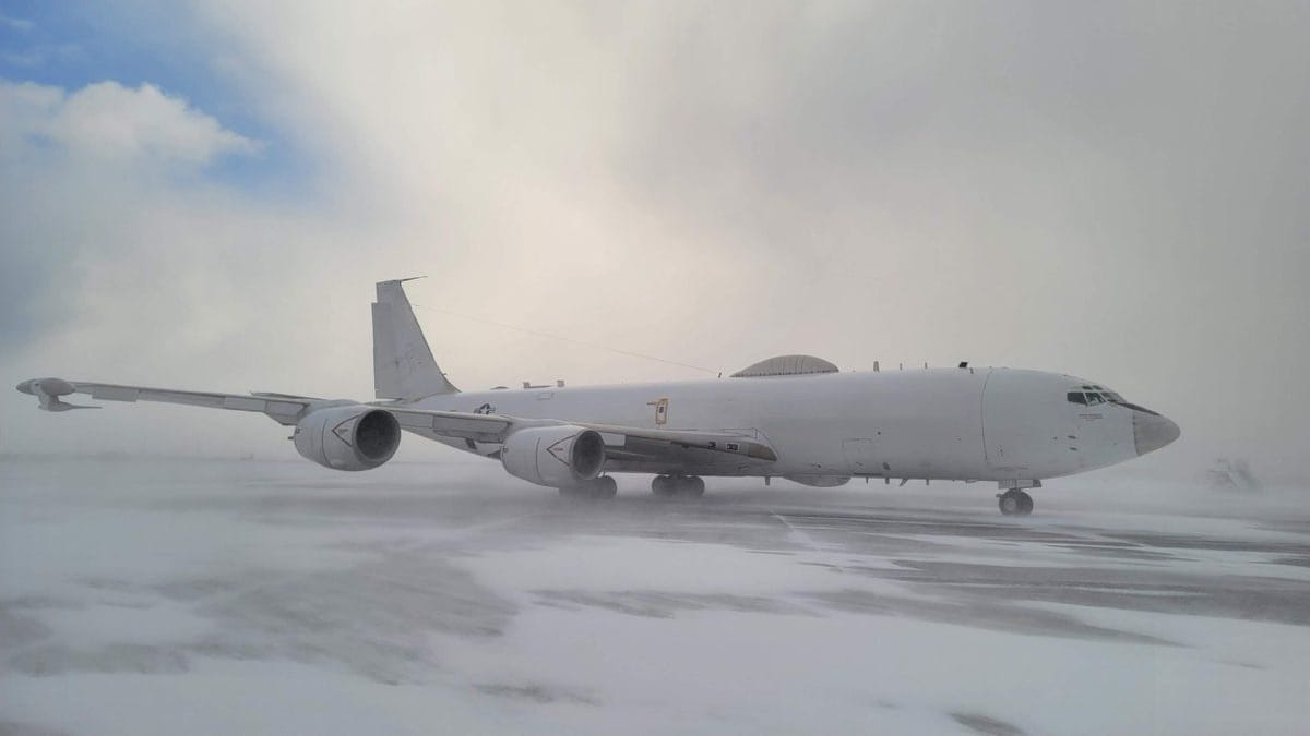 Teil der US-Atomflotte: Die Boeing E-6B Mercury ist am Dienstag in Island gelandet.