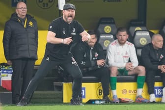Steffen Baumgart: Der Trainer des 1. FC Köln ärgerte sich beim 1:6 in Dortmund über einen nicht gegebenen Handelfmeter für sein Team.