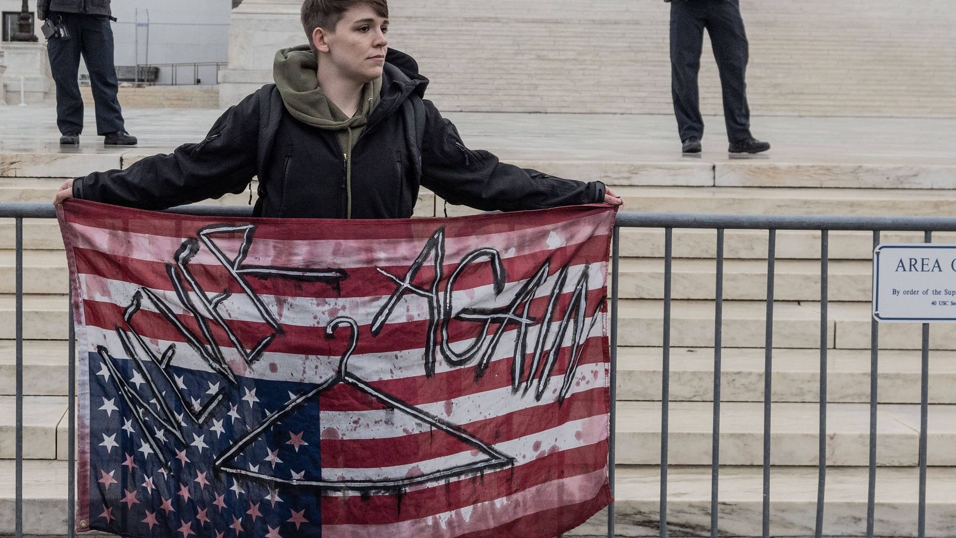 Eine Frau protestiert für das Recht auf Abtreibungen und körperliche Selbstbestimmung von Frauen vor dem Capitol in Washington D.C.: