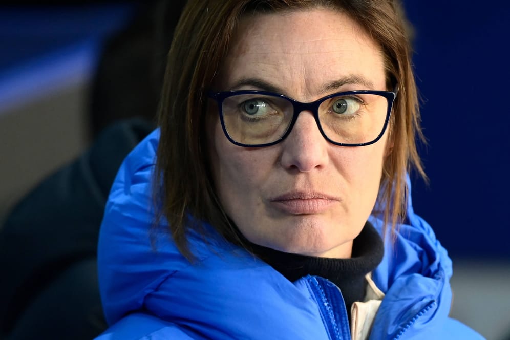 Corinne Diacre: Die Französin will Nationaltrainerin ihres Landes bleiben.
