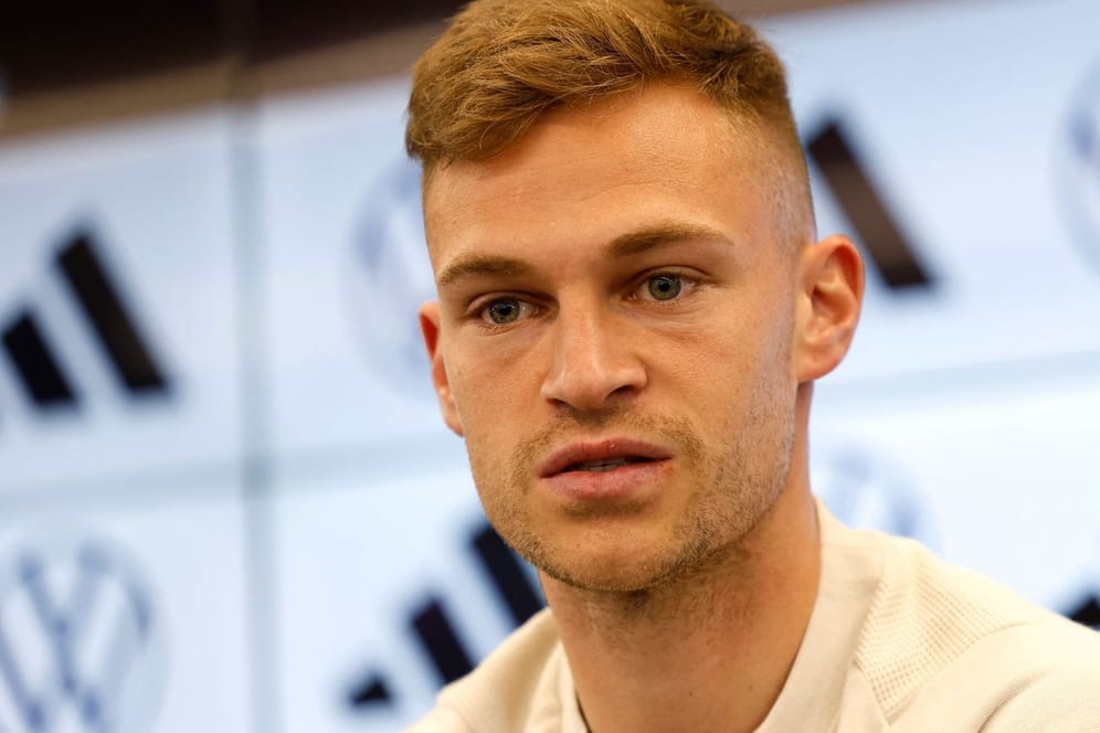 Joshua Kimmich: Viel sagte der Bayern-Spieler nicht über die Entlassung seines Vereins-Trainers.