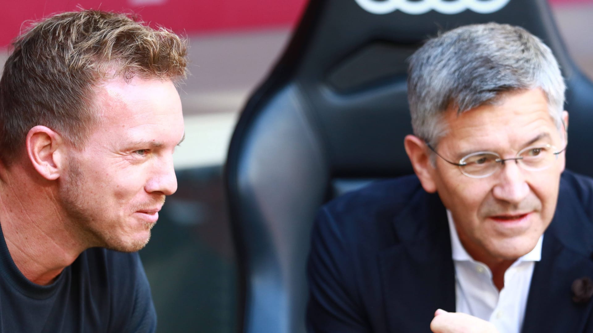 Hier war noch alles in Ordnung: Julian Nagelsmann (l.) im Oktober 2022 neben Herbert Hainer.