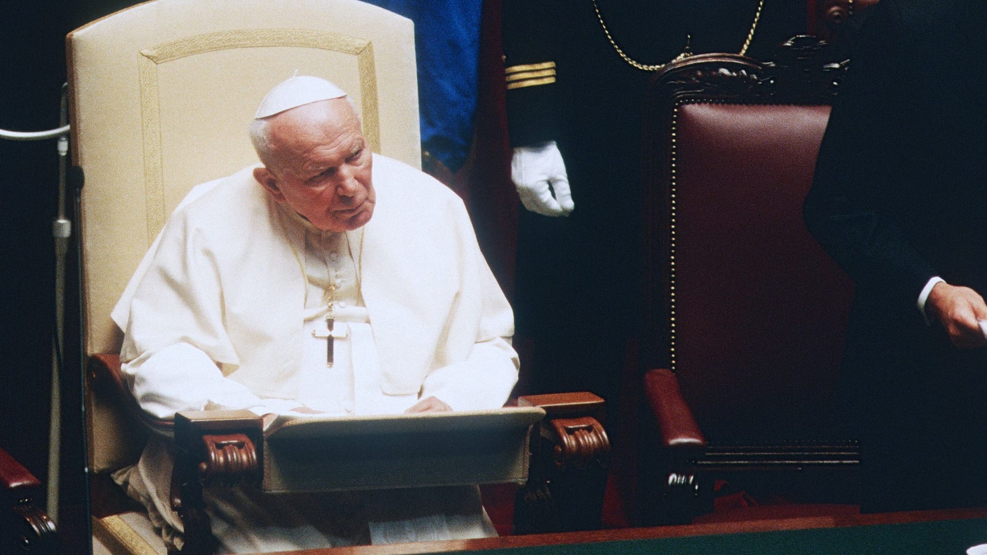 Papst Johannes Paul II. (Archivbild): Der verstorbene Papst soll vor seiner Papstwahl Missbrauchsfälle in der katholischen Kirche in Polen vertuscht haben.