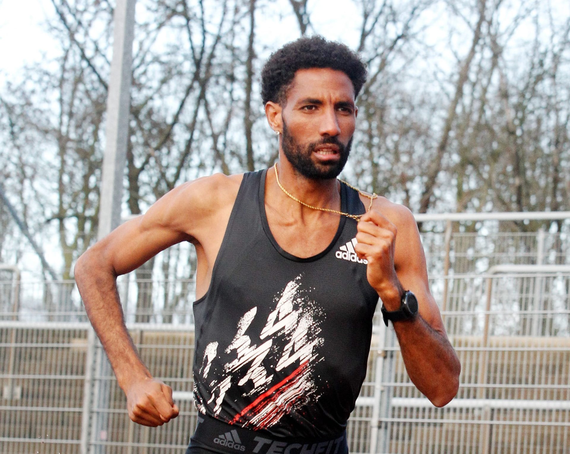 Amanal Petros beim Training im Olympia-Stützpunkt: Er kam beim Hannover-Marathon als erstes ins Ziel.