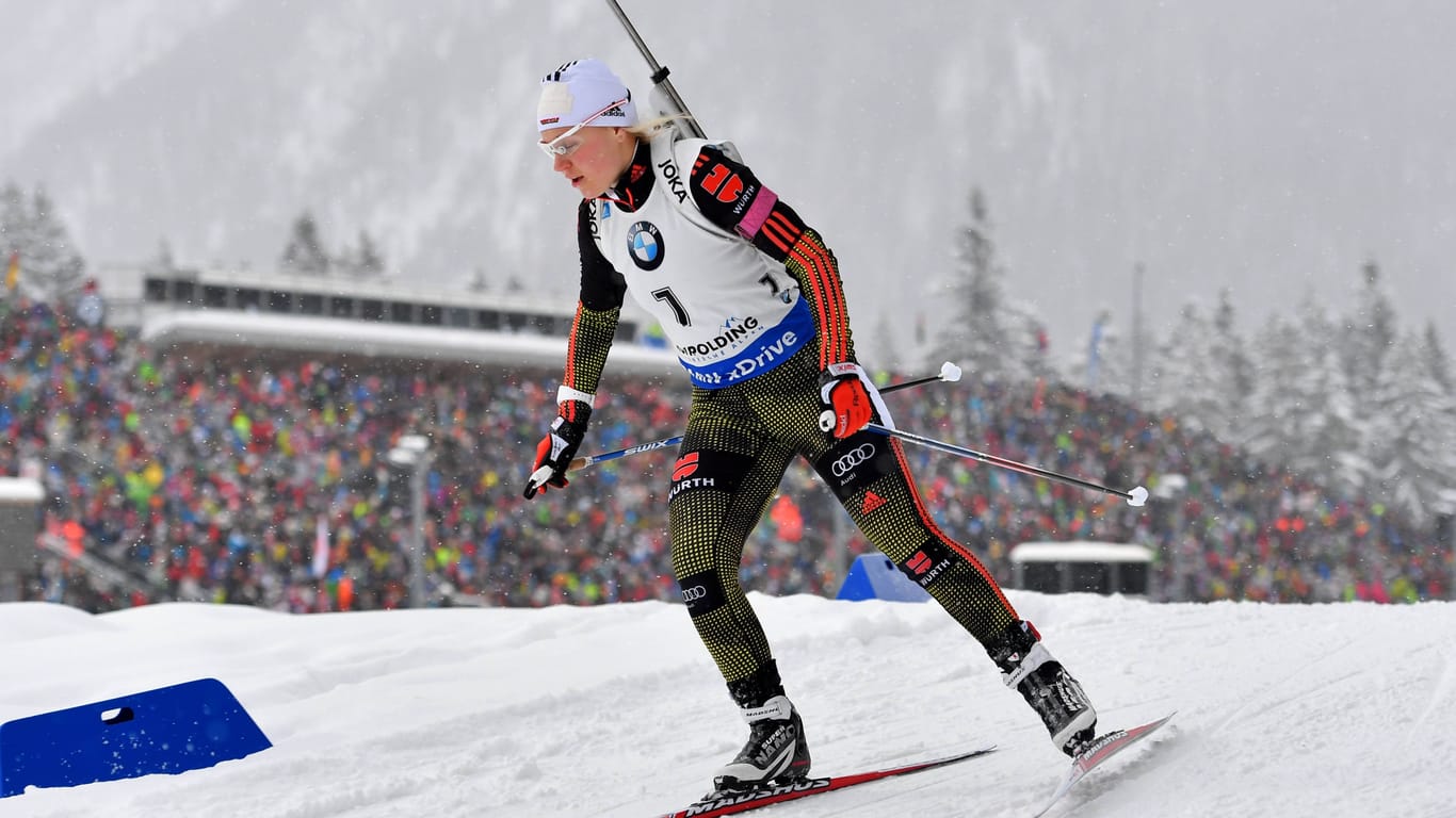 Miriam Neureuther: Die Biathletin im Jahr 2017 während eines Rennens.