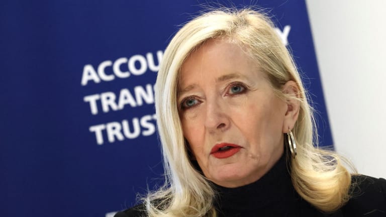 Emily O'Reilly: Die Europäische Bürgerbeauftragte kritisiert von Katar gespendete Flüge für EU-Angestellte.