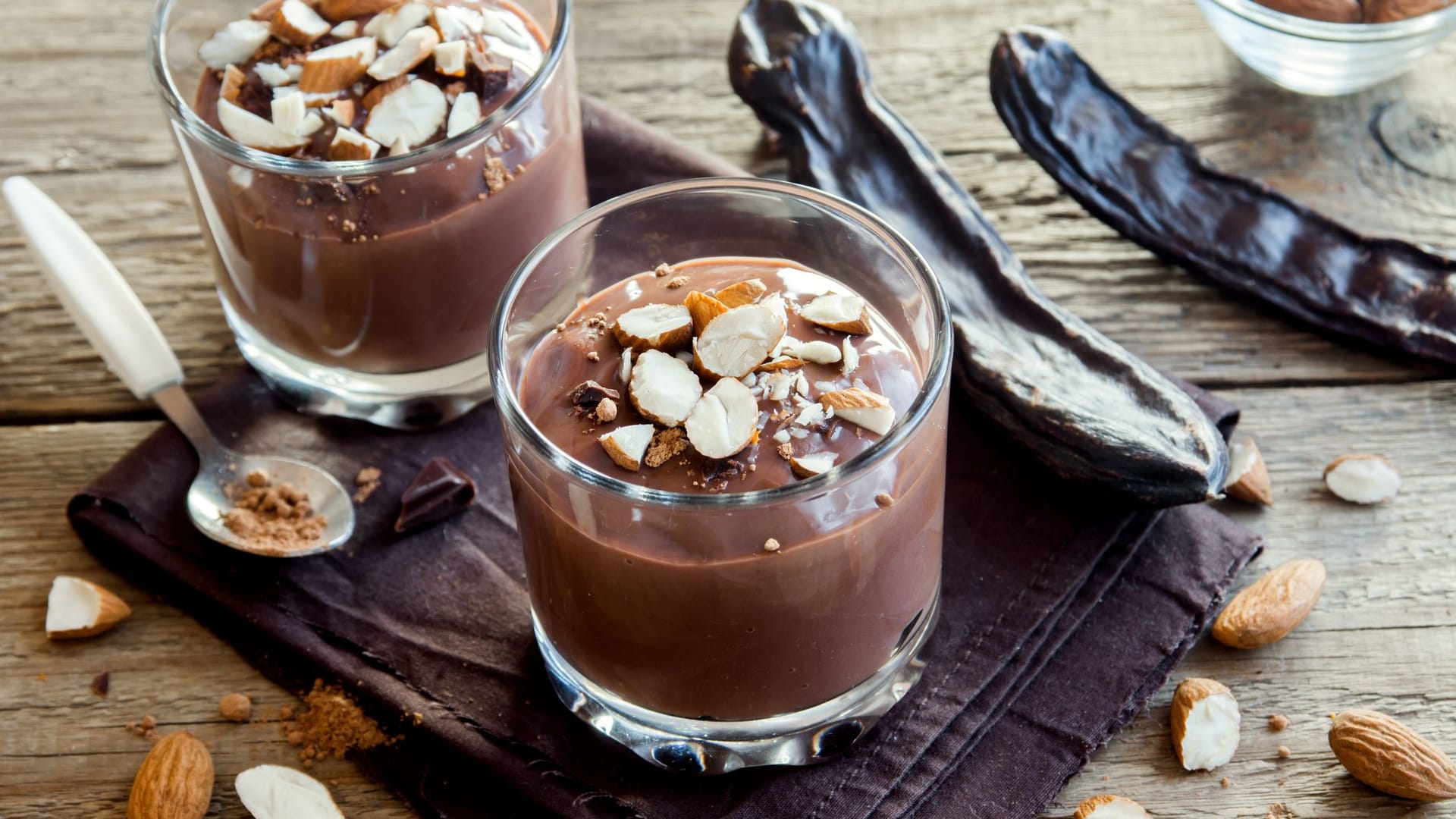 High Protein Pudding: Sie können auch Proteinpulver mit Geschmack, wie Schokolade verwenden.