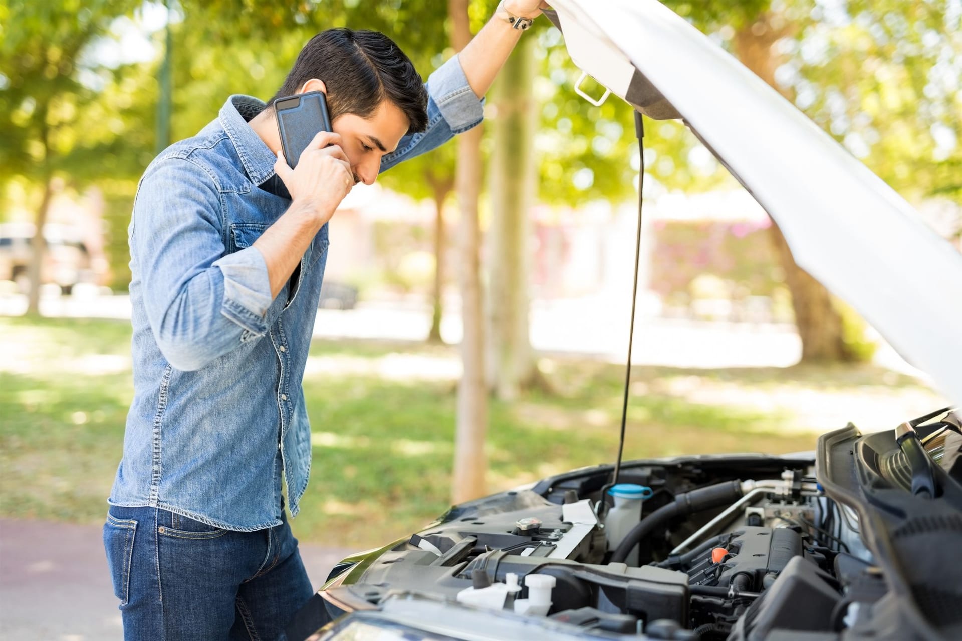 Auto abschleppen lassen: Mit einer Mitgliedschaft beim ADAC können Sie kostenlos Ihr Auto abschleppen lassen.