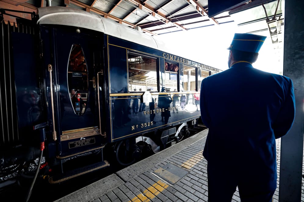 Der "Venice Simplon-Orient-Express": Der Luxus-Zug machte am Dienstag unerwartet Halt in Köln.