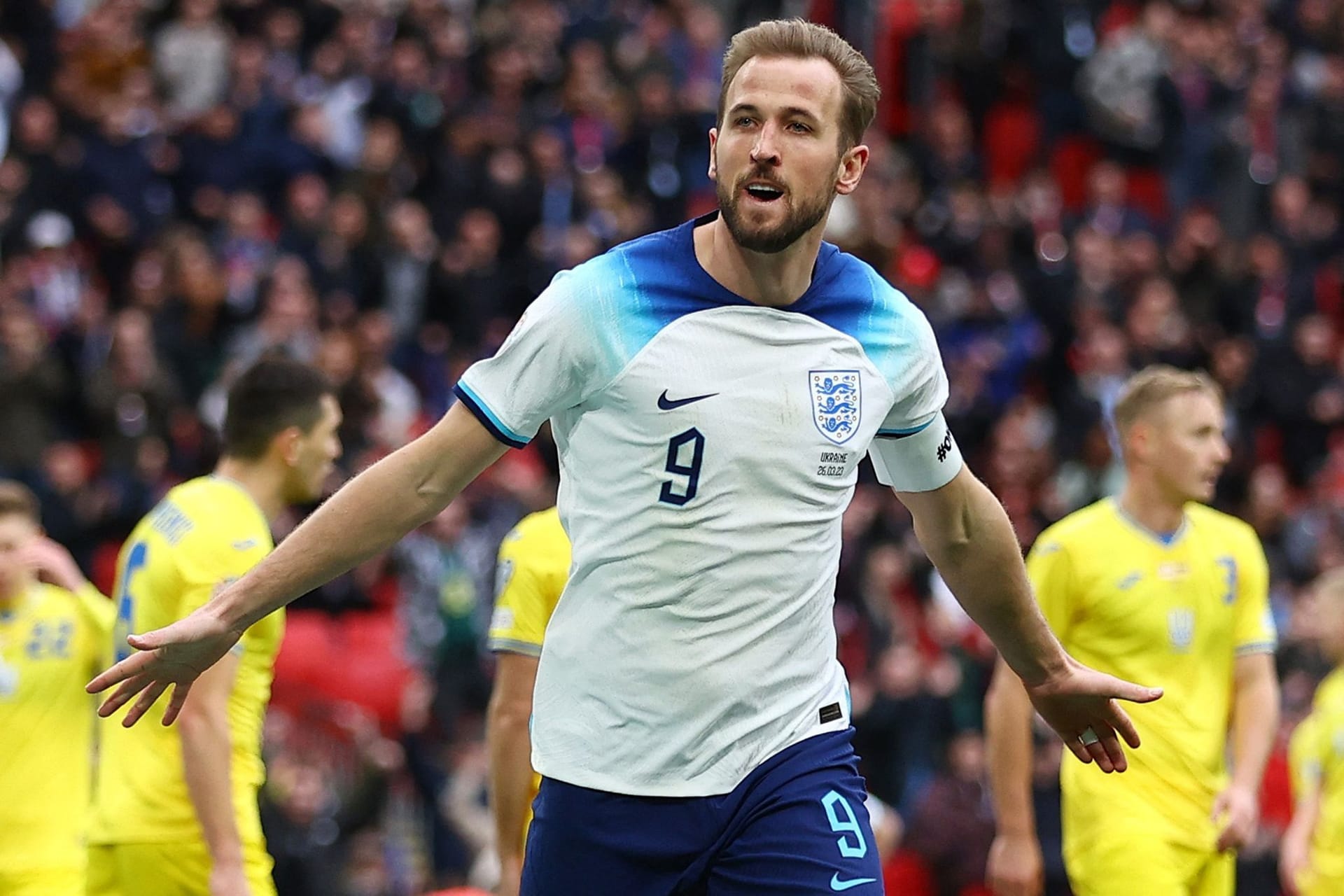 Harry Kane jubelt: Er brachte England in Führung.