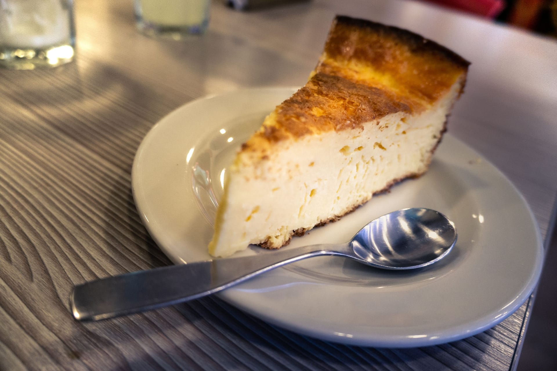 Ein Stück Käsekuchen (Symbolbild): Forscher in den USA haben jetzt Kuchen mit einem 3D-Drucker hergestellt.