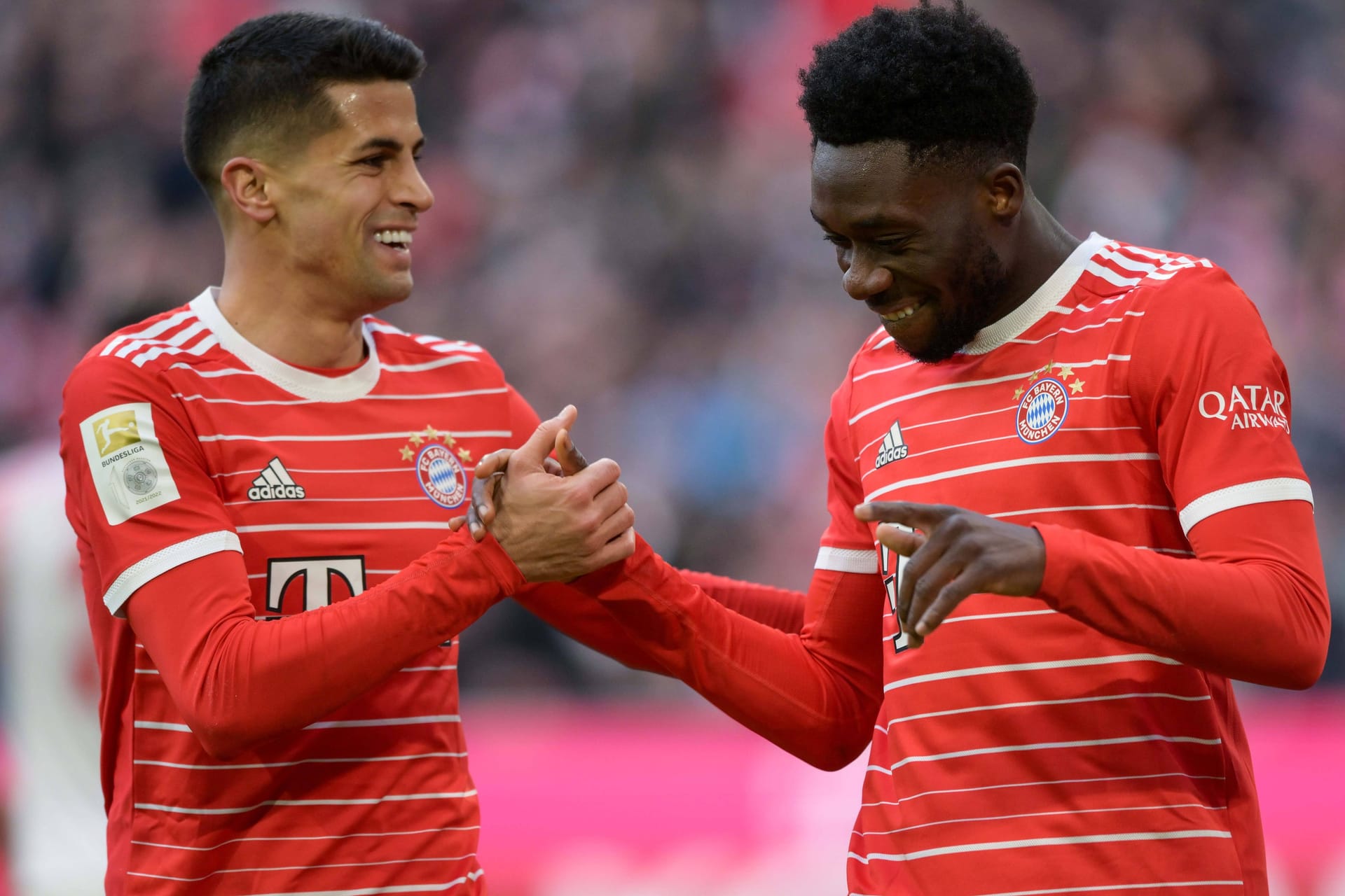 Alphonso Davies und Joao Cancelo: Die Bayern wären wohl bei dem neuen Fifa-Wettbewerb dabei.