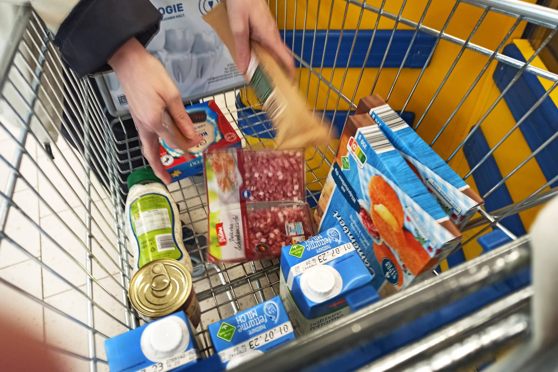 Einkauf bei Lidl: Der Discounter sichert einige seiner Produkte mit sogenannten RF-Etiketten.