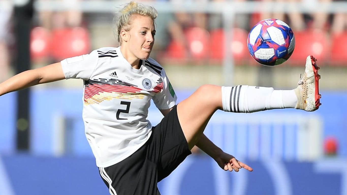 Carolin Simon am Ball: Die Nationalspielerin wird der DFB-Elf fehlen.