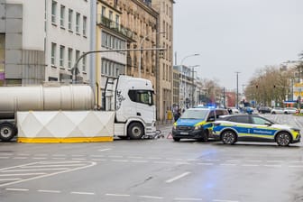 Unfall in Darmstadt: Vor Ort kam es zwischenzeitlich zu Verkehrsbehinderungen.