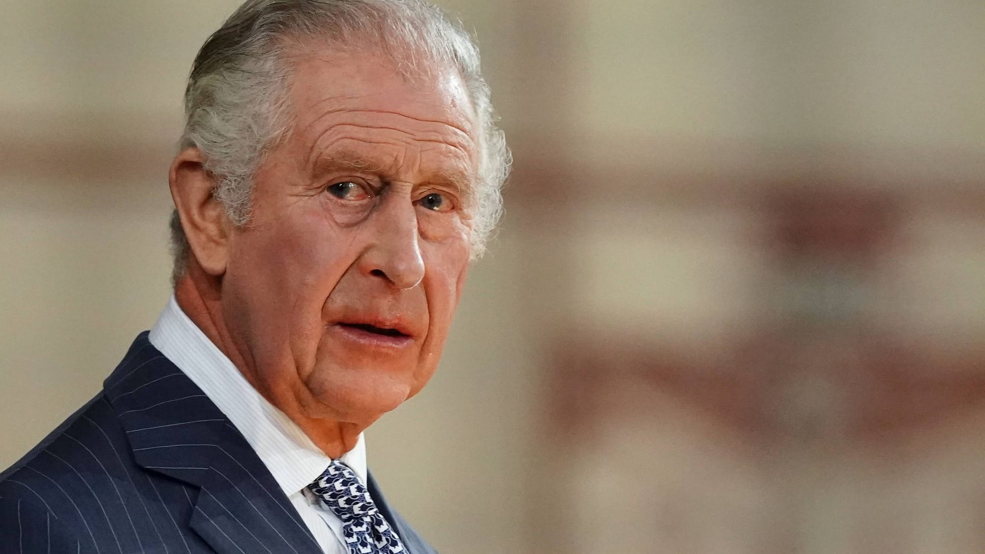Charles III.: Der britische König muss sich in Behandlung geben. Charles III.: Der britische König muss sich in Behandlung geben.