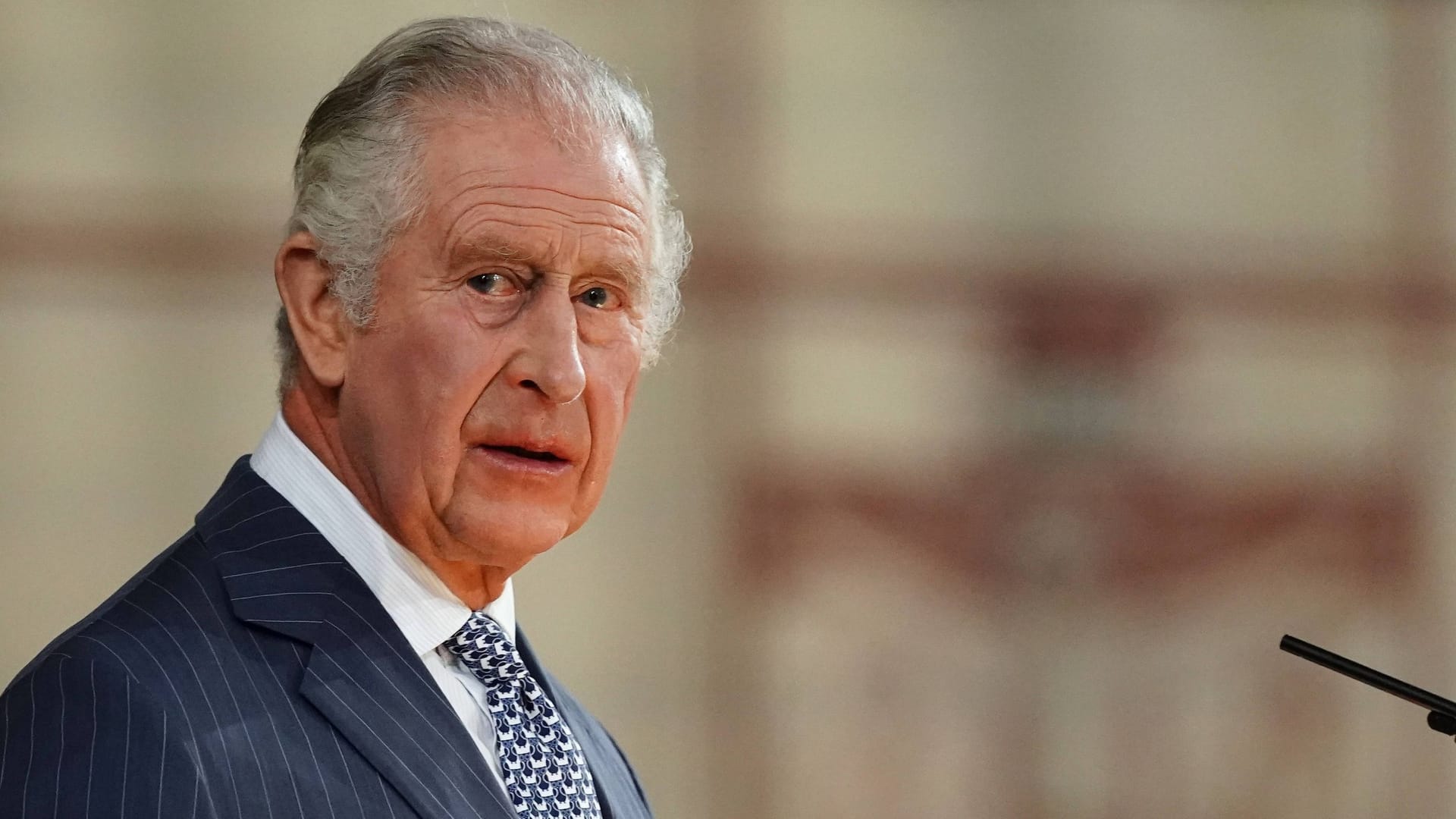 Charles III.: Der britische König muss sich in Behandlung geben.