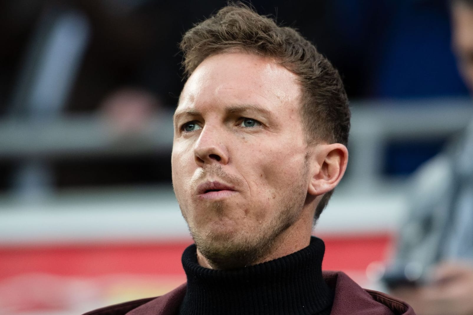 Schlecht gelaunt: Bayern-Trainer Julian Nagelsmann erlebte keinen angenehmen Abend in Leverkusen.