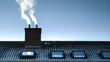 Cerobong berasap di daerah Ruhr: Sejauh ini, akhir dari sistem pemanas gas baru telah ditetapkan pada tahun 2025, tetapi hal itu dapat dimajukan.