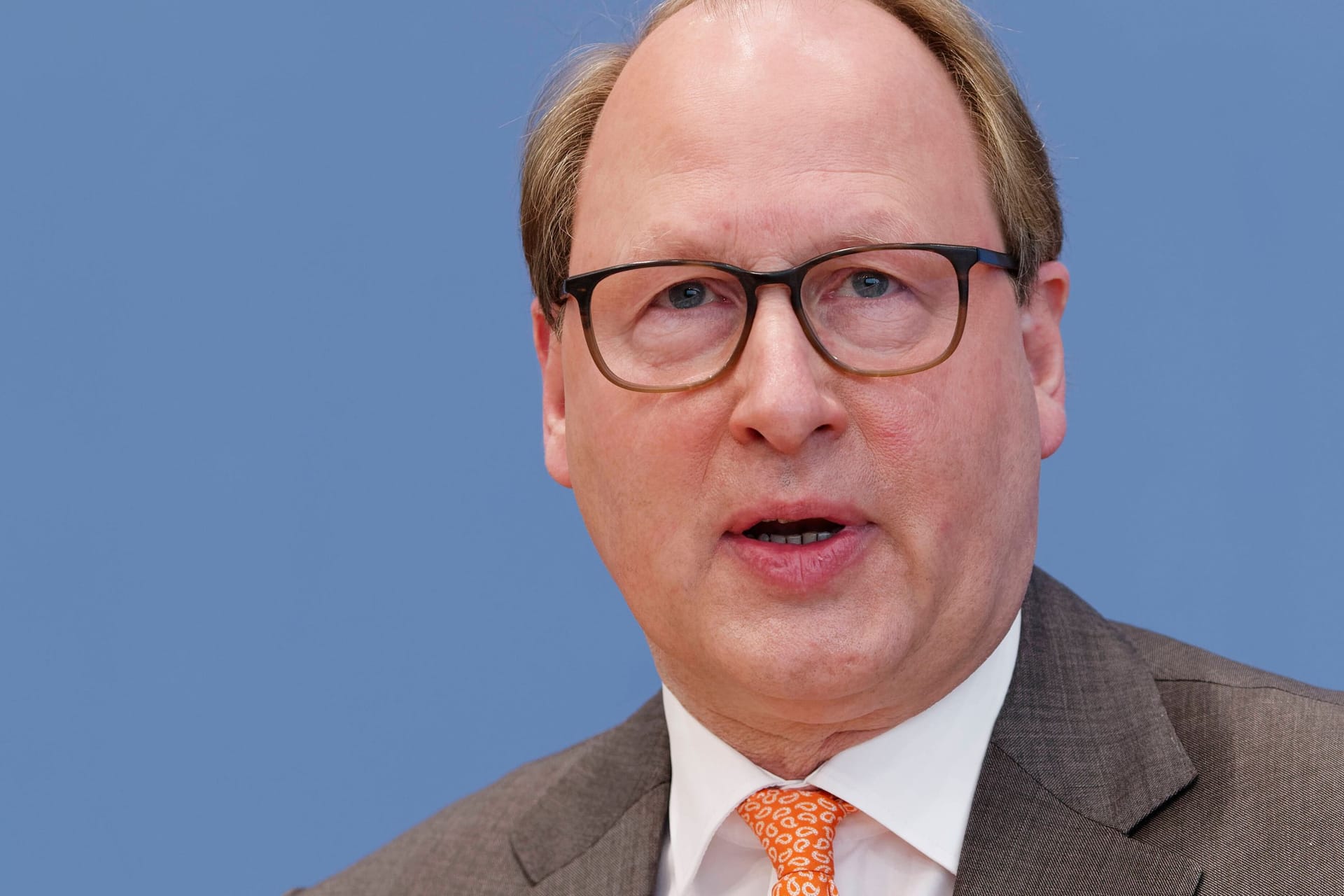 Stefan Genth: "Seit 2019 haben wir rund 41.000 Geschäfte verloren", sagt er über den deutschen Einzelhandel. Stefan Genth: "Seit 2019 haben wir rund 41.000 Geschäfte verloren", sagt er über den deutschen Einzelhandel.