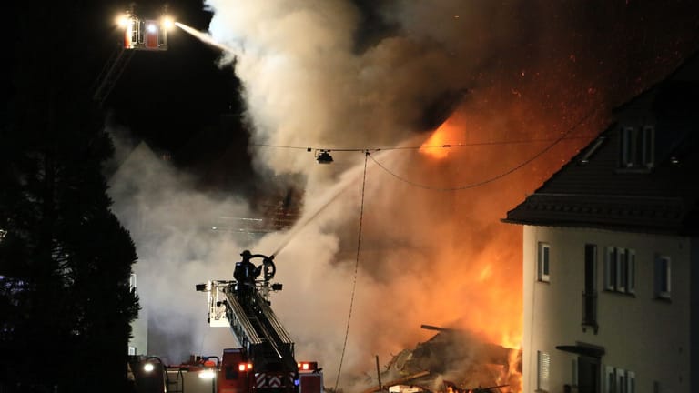 Explosion in Stuttgart: Wohnhaus liegt in Trümmern