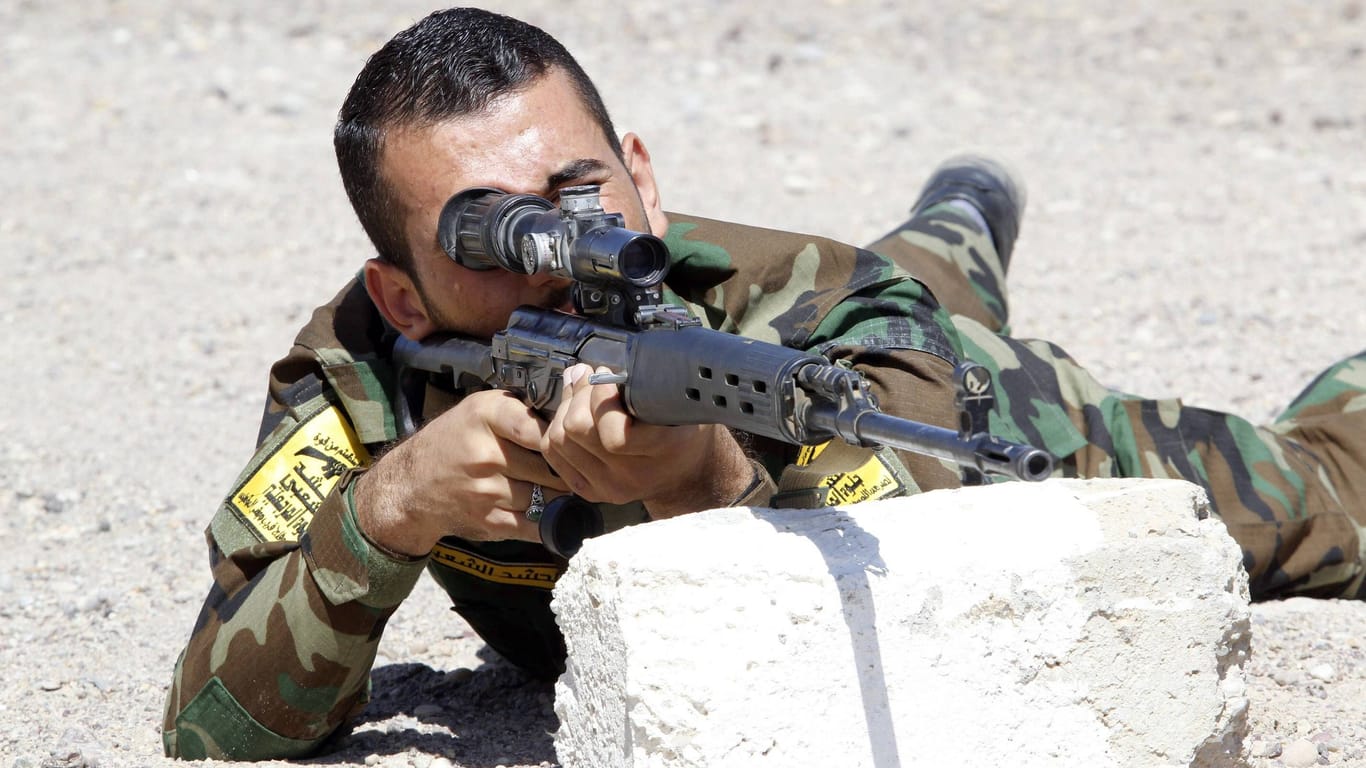 Irak: Ausbildung einer paramilitärischen Einheit für Kampf gegen die Terrormiliz IS.