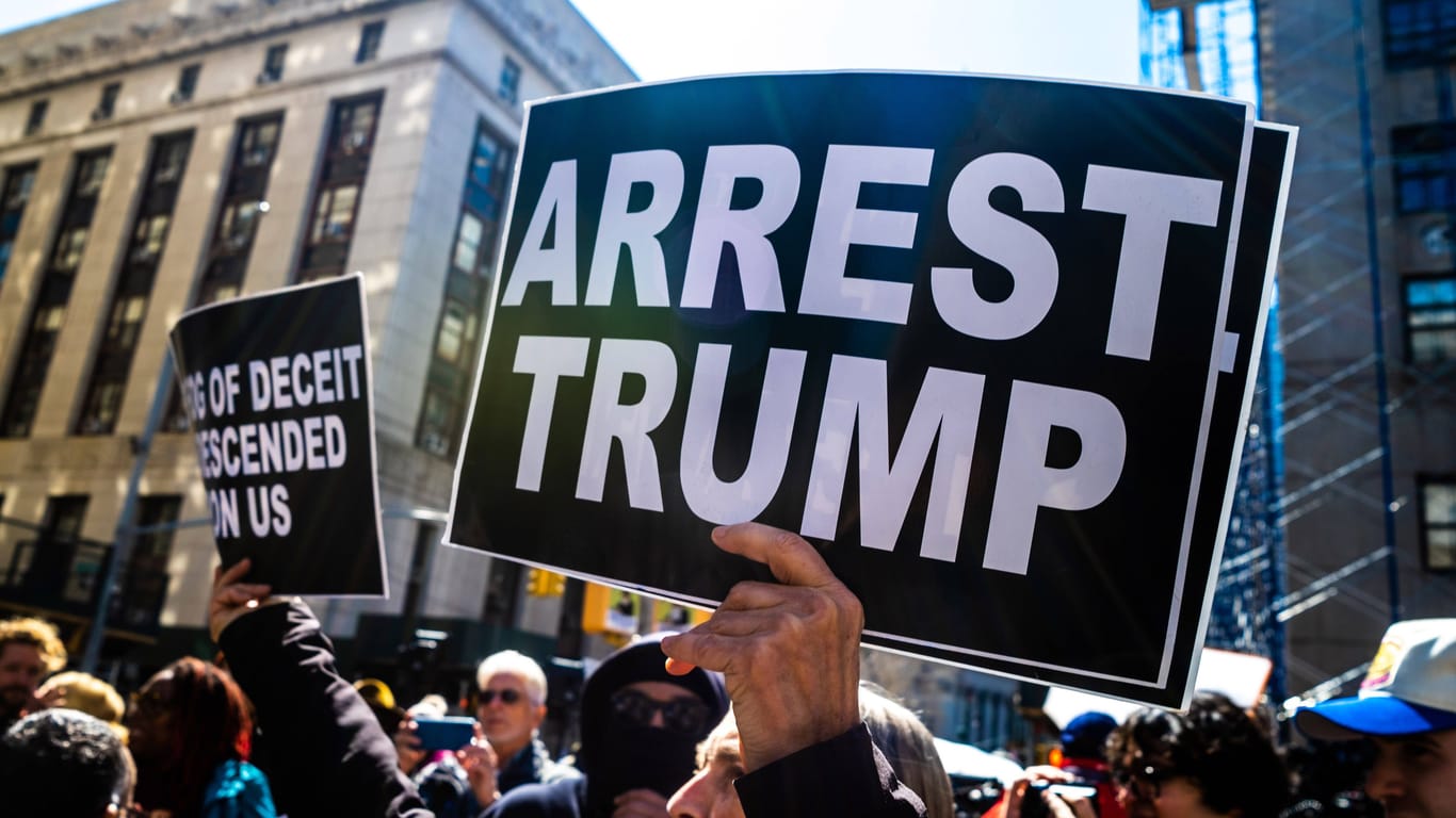 Drohende Verhaftung: Proteste gegen Trump in New York.