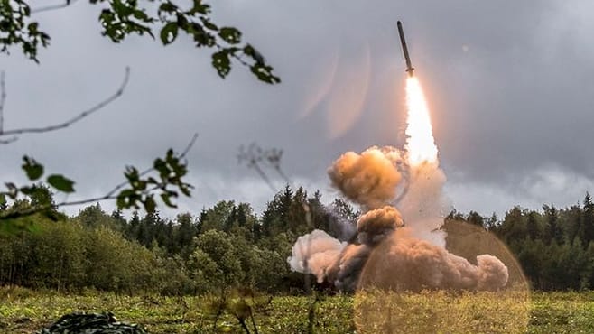 Start einer russischen Kurzstreckenrakete: Wladimir Putin hat angekündigt, Atomwaffen in Belarus zu stationieren.