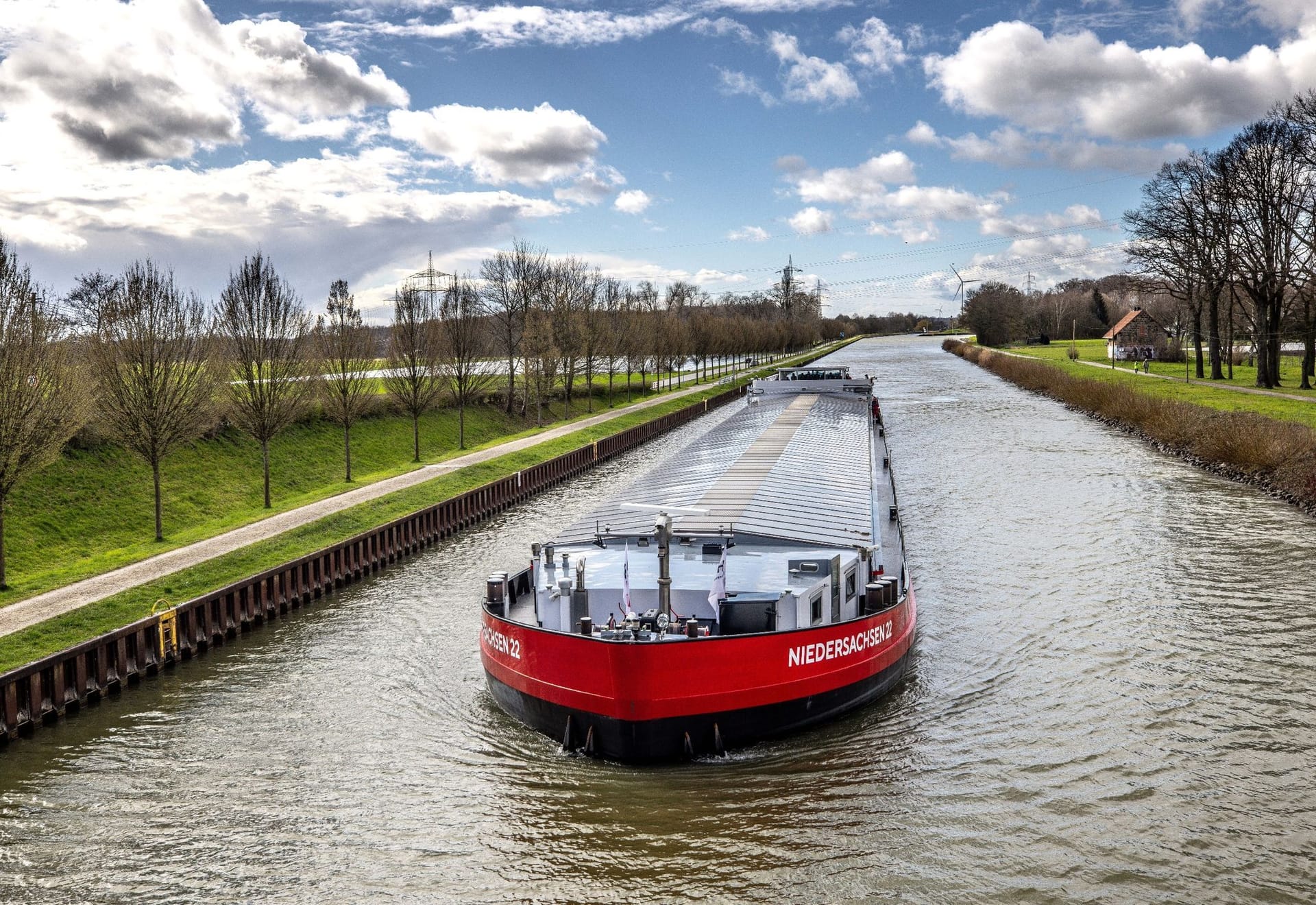 Forschungsinstitut präsentiert autonom fahrendes Güterschiff