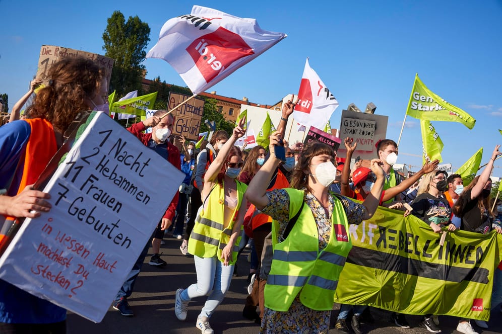Verdi Streik in Berlin: Die Mitarbeiter fordern ein neues Angebot mit mindestens 10,5 % mehr Lohn.