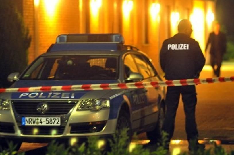 2009 bei den Zeugen Jehovas in Bielefeld: Ein Amoklauf scheitert, weil der Täter Probleme mit der Maschinenpistole hat.