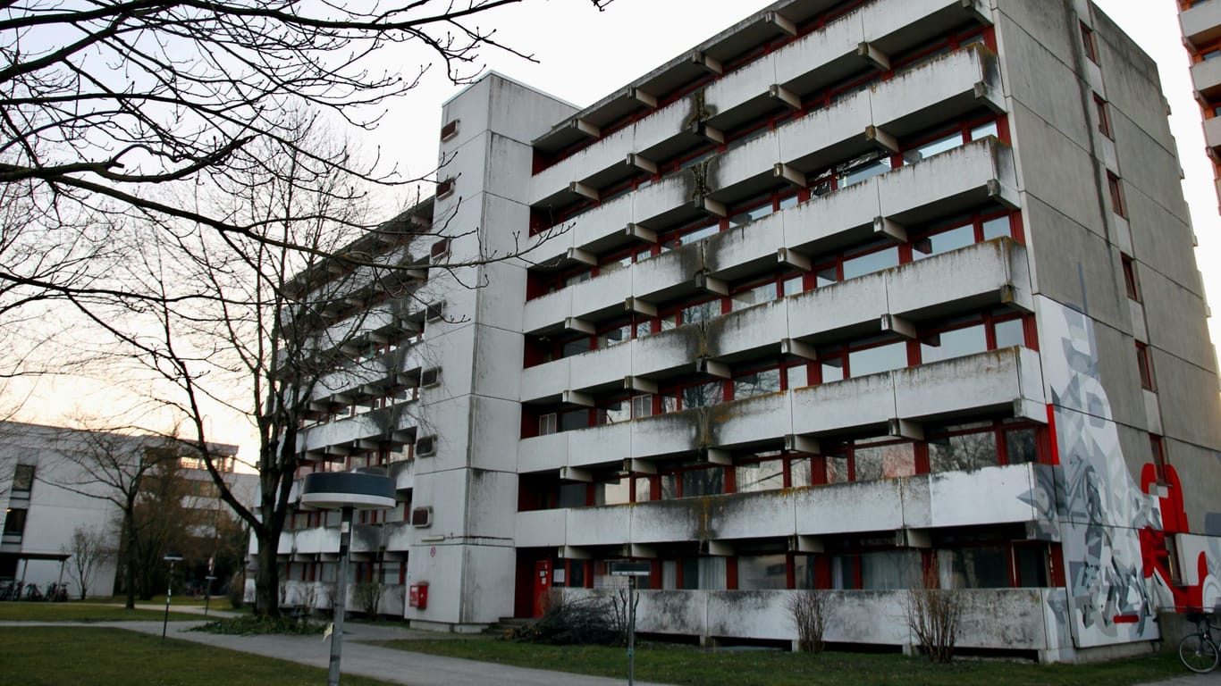 Stark sanierungsbedürftig: Leerstehendes Studentenwohnheim in München.