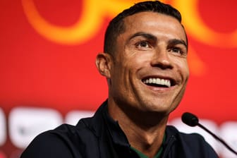 Cristiano Ronaldo auf einer Pressekonferenz der portugiesischen Nationalelf: Nächste Bestmarke im Blick.