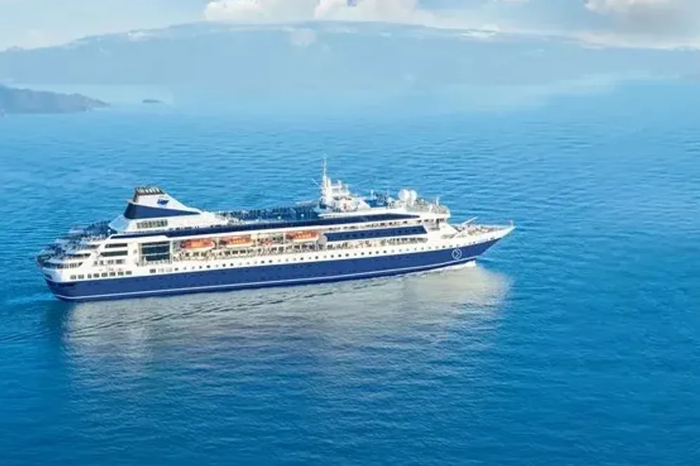Die MV Gemini, ein 30 Jahre altes Kreuzfahrtschiff, das zurzeit renoviert wird, soll die Passagiere um die Welt bringen.