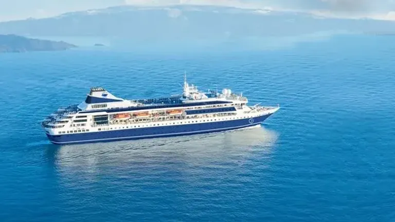 Die MV Gemini, ein 30 Jahre altes Kreuzfahrtschiff, das zurzeit renoviert wird, soll die Passagiere um die Welt bringen.