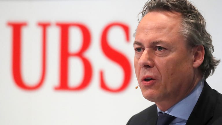GLOBAL-BANKS/UBS-CEO
