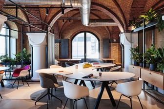 Das Café von Birkenstock im Kölner Rheinauhafen Das Café von Birkenstock im Kölner Rheinauhafen