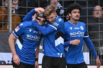 Jubel nach dem Tor zum 3:1 durch Fabian Klos: Bielefeld setzte sich gegen Tabellenführer Darmstadt durch.