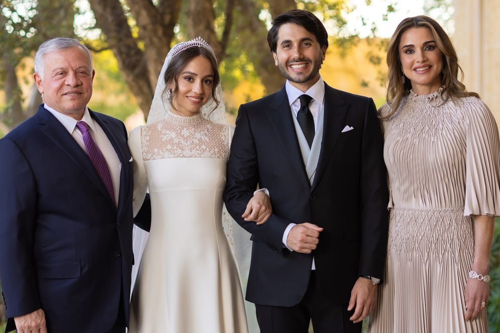 Die Royals aus Jordanien: Prinzessin Iman mit ihrem Ehemann Jameel Alexander Thermiotis und ihren Eltern König Abdullah und Königin Rania.