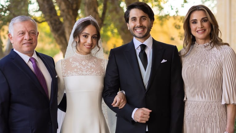 Die Royals aus Jordanien: Prinzessin Iman mit ihrem Ehemann Jameel Alexander Thermiotis und ihren Eltern König Abdullah und Königin Rania.
